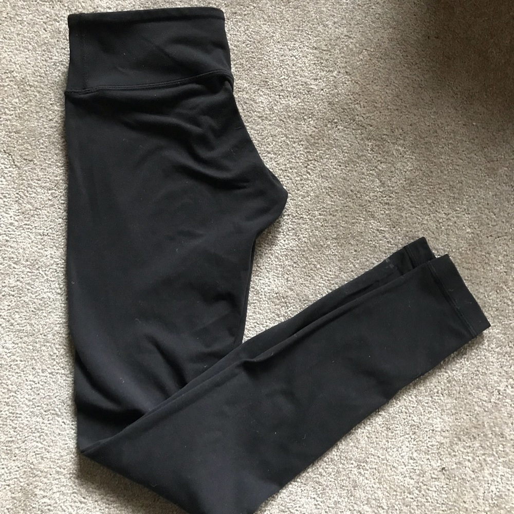 Lululemon size 6 black FULL LENGTH leggings